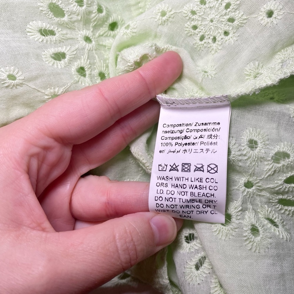 Niay Light Green Sleeveless Eyelet V-Neck Top - Picture 7 of 11